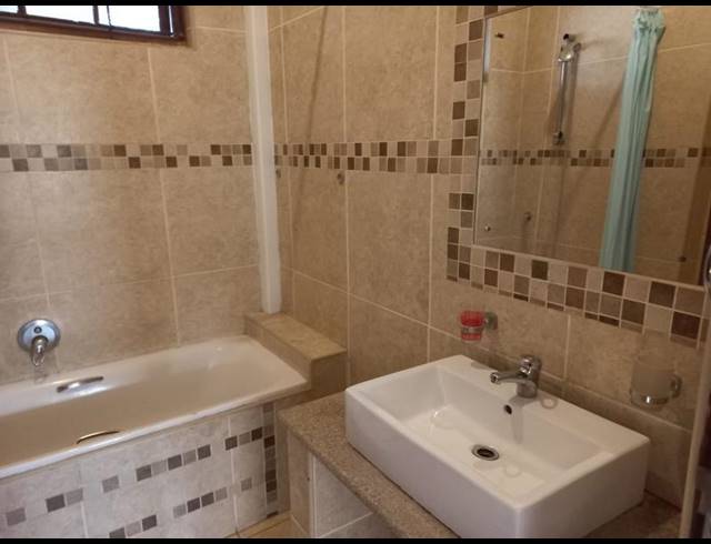 2 BEDROOM APARTMENT FOR SALE IN ESSENWOOD